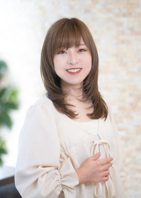 室 里佐 スタッフ写真