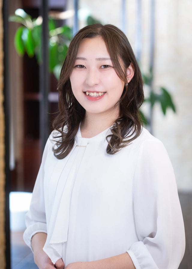 佐々木 茉奈 スタッフ写真