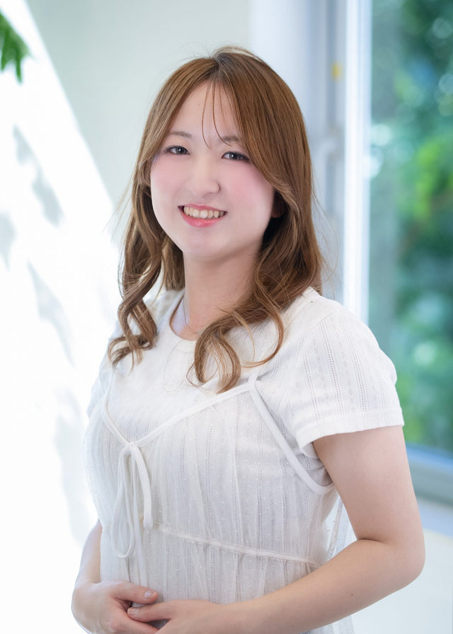 村上 友菜 スタッフ写真