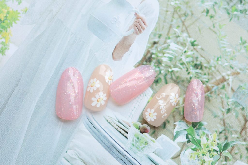 マニキュア マーガレットネイル ネイルファイル 千葉 美容室 株式会社デイバイデイ