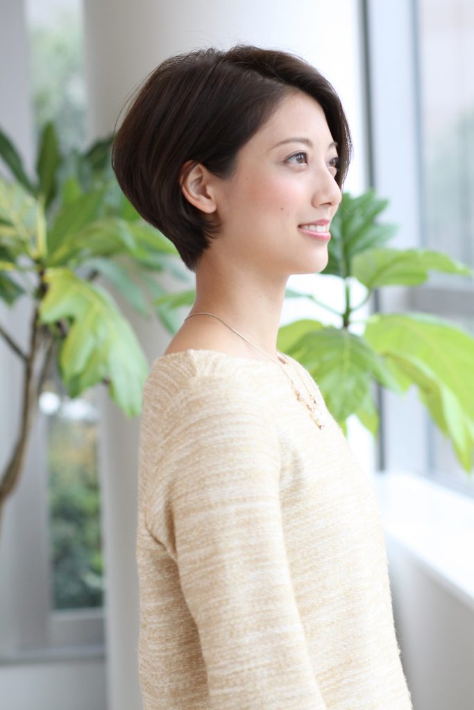 ショートボブをセクシー格好良く