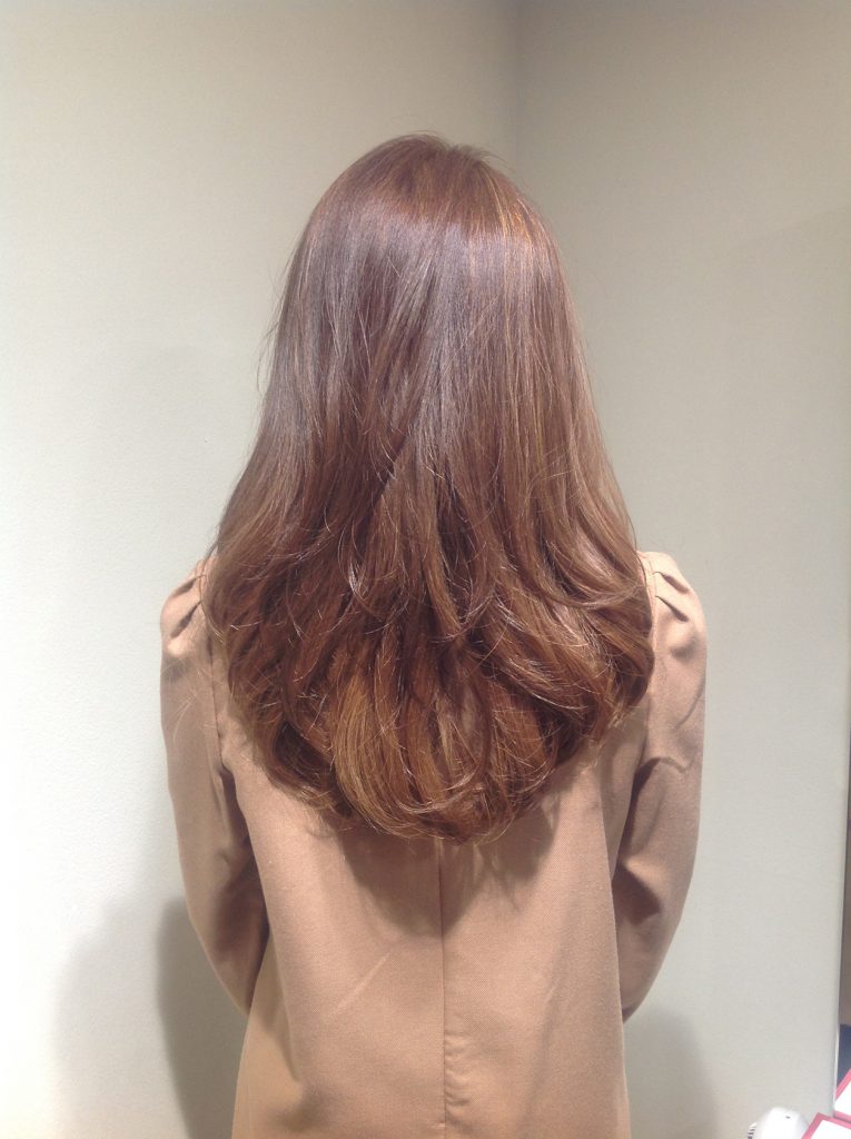 フェミニンロングレイヤー