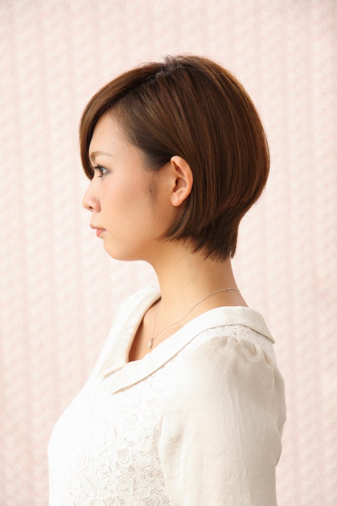 フェミニンシンプルショート