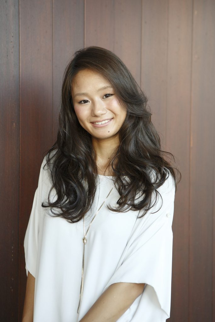 秋風にそよぐロング