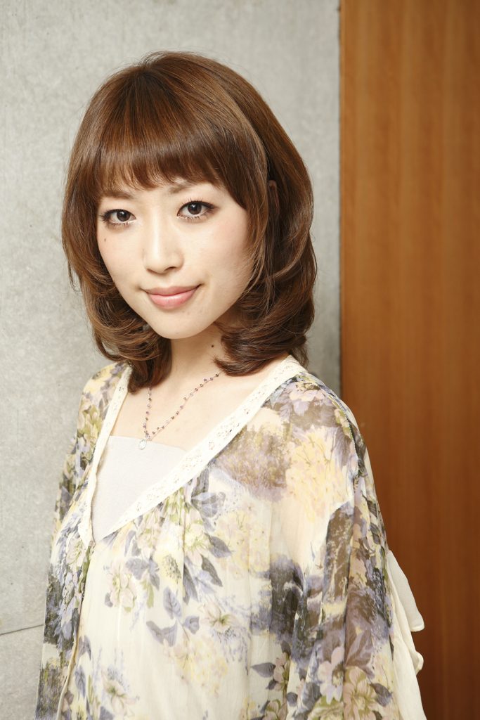 軽やかミディアムレイヤー