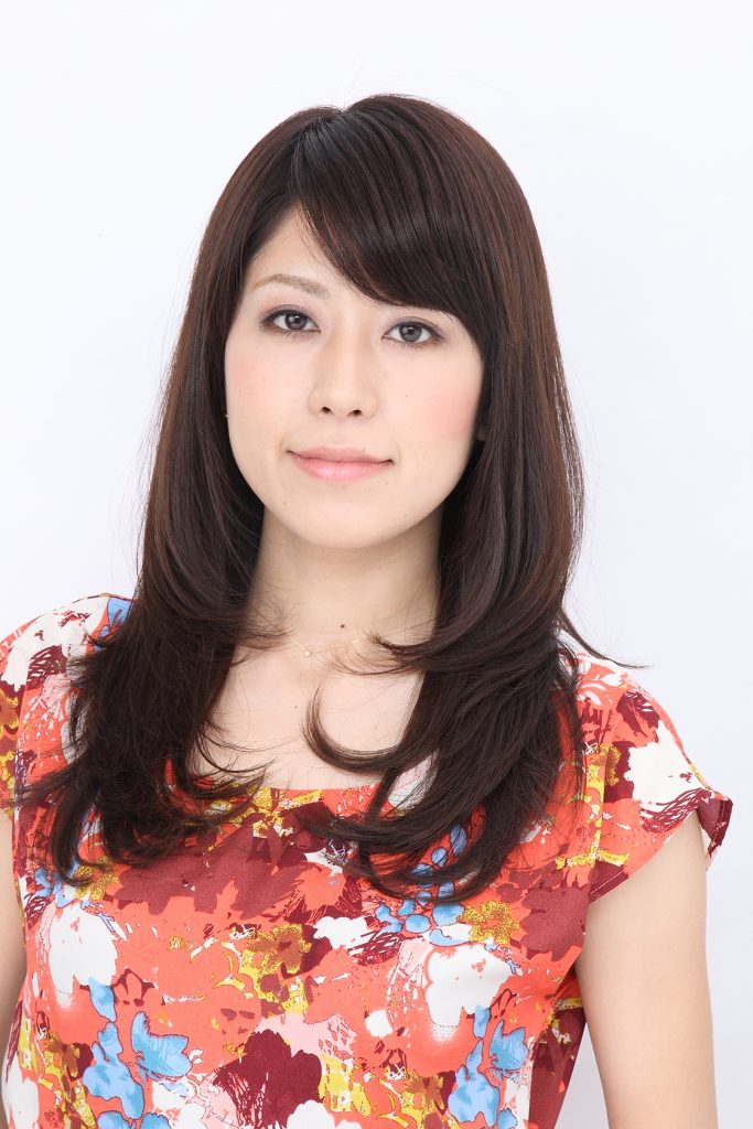 毛先にワンカールのフェミニンスタイル