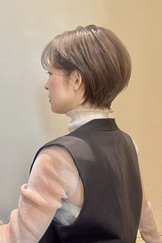 コンパクトフェミニンショート