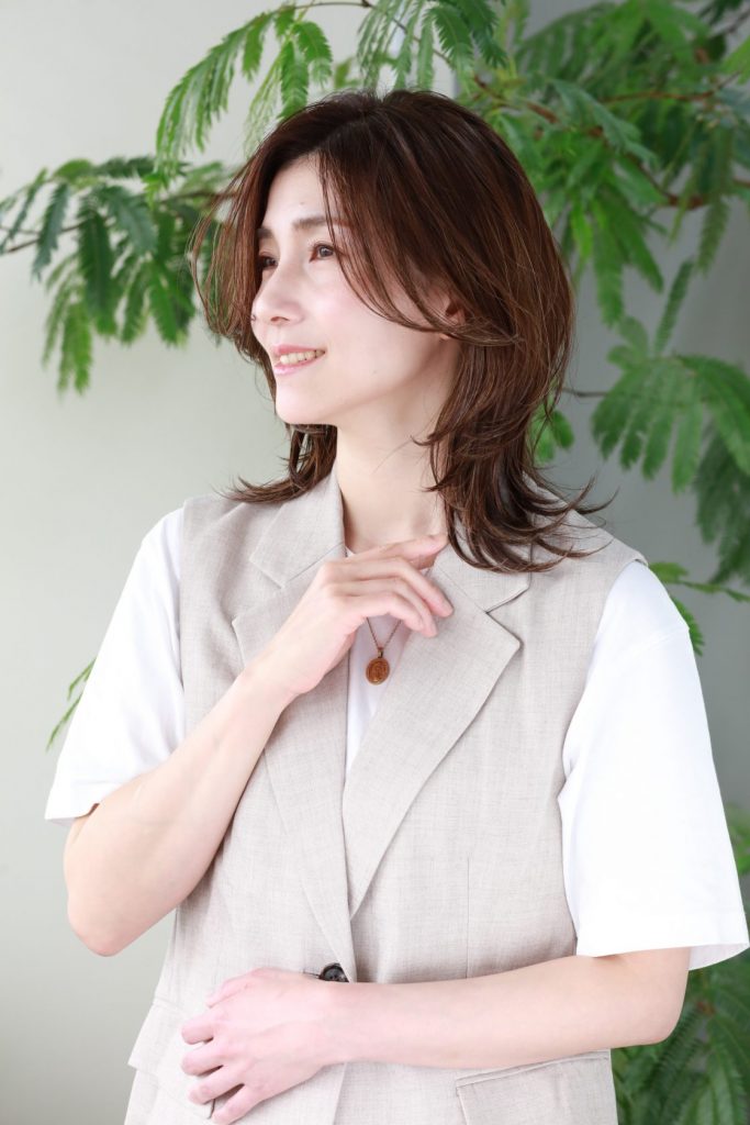 シースルーミディアムウルフ